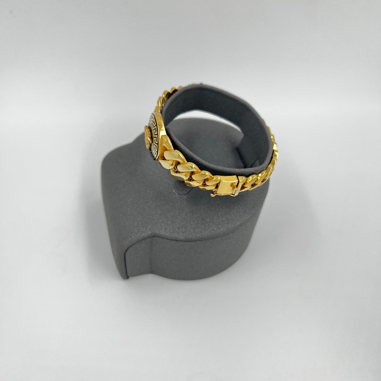 اسوره فرزاتشي