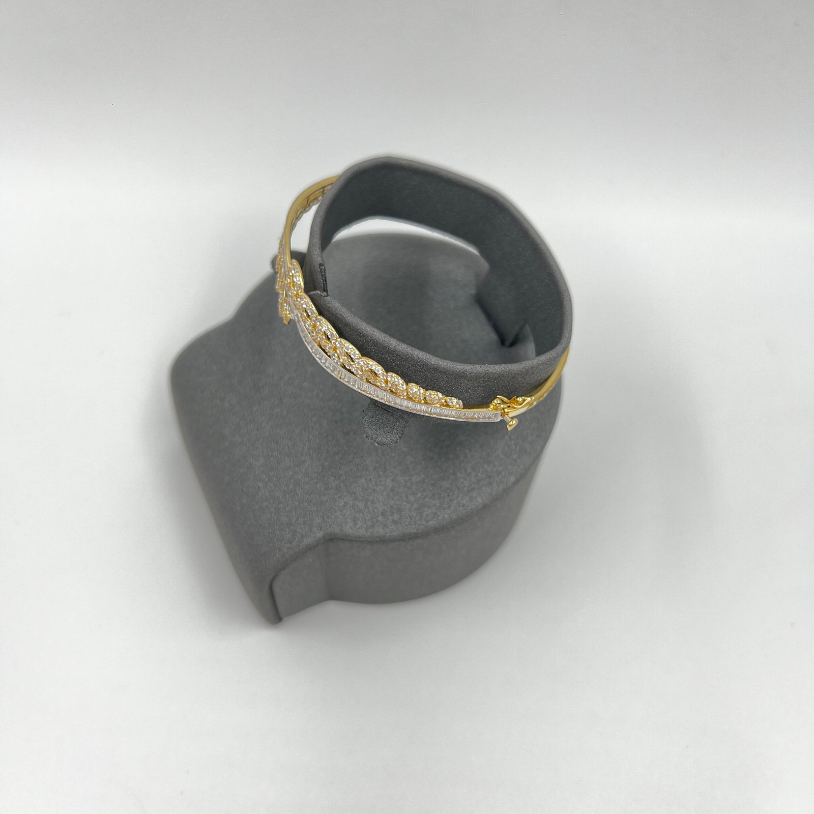 اسواره وخاتم ايطالي