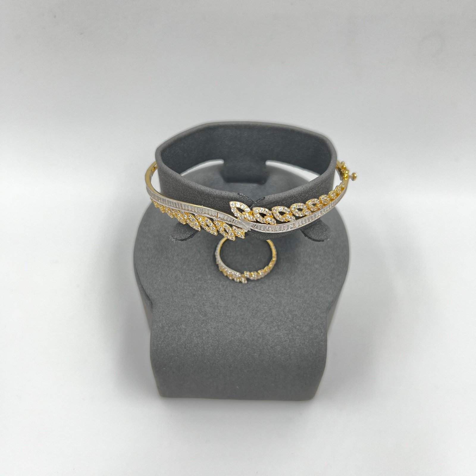 اسواره وخاتم ايطالي