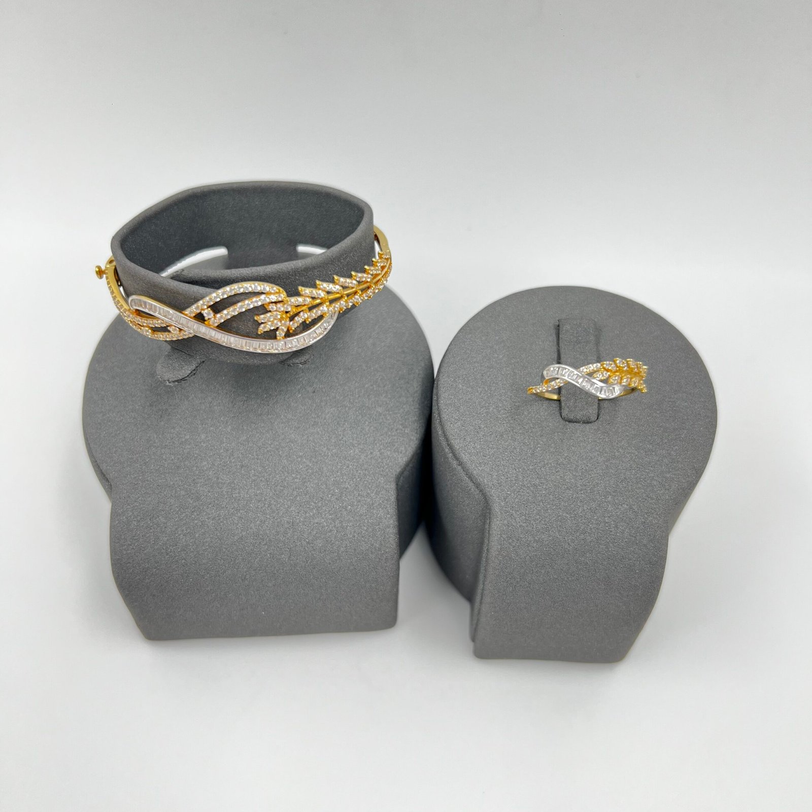 اسواره وخاتم ايطالي