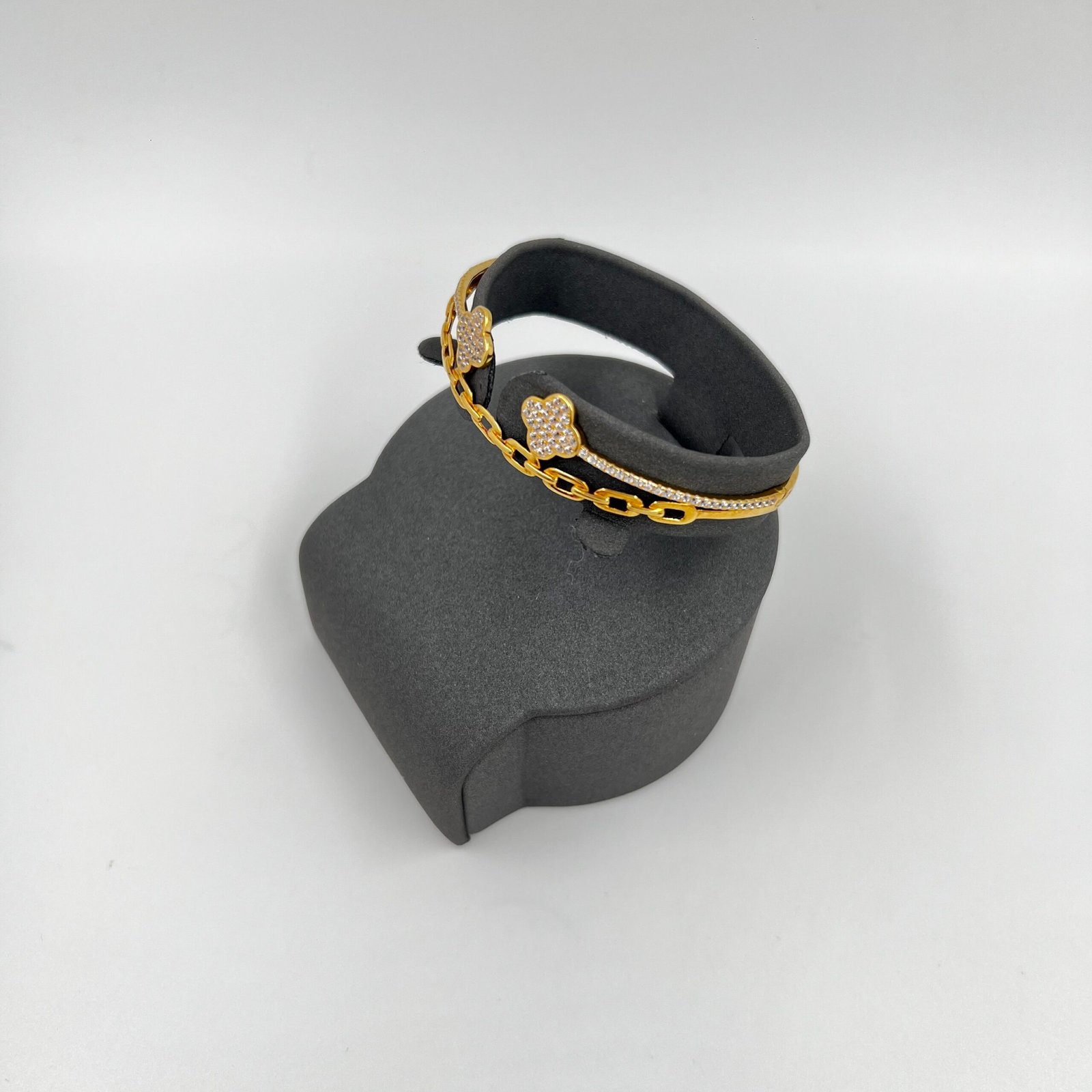 اسوره فان كليف