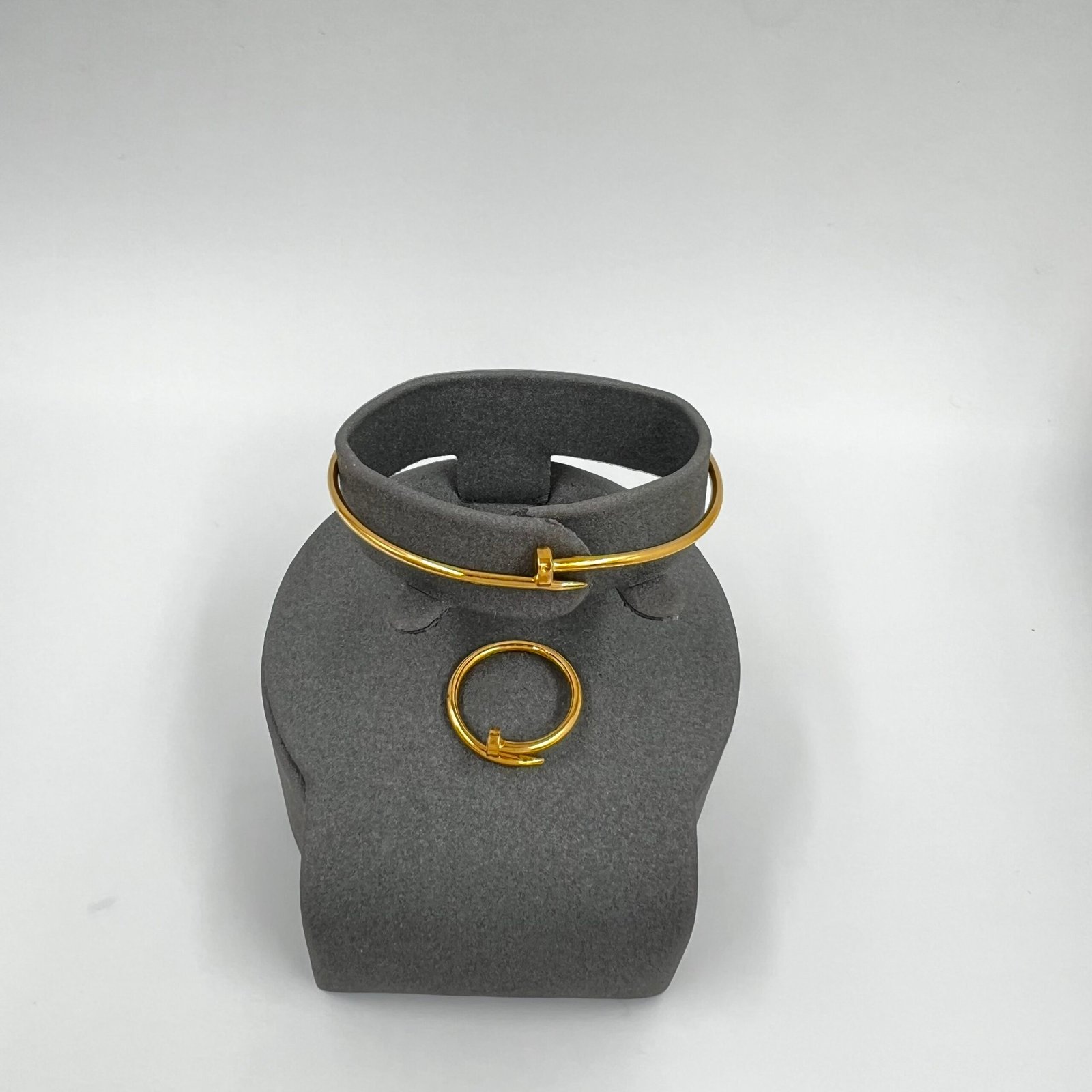 اسواره وخاتم كارتير ( مسمار )