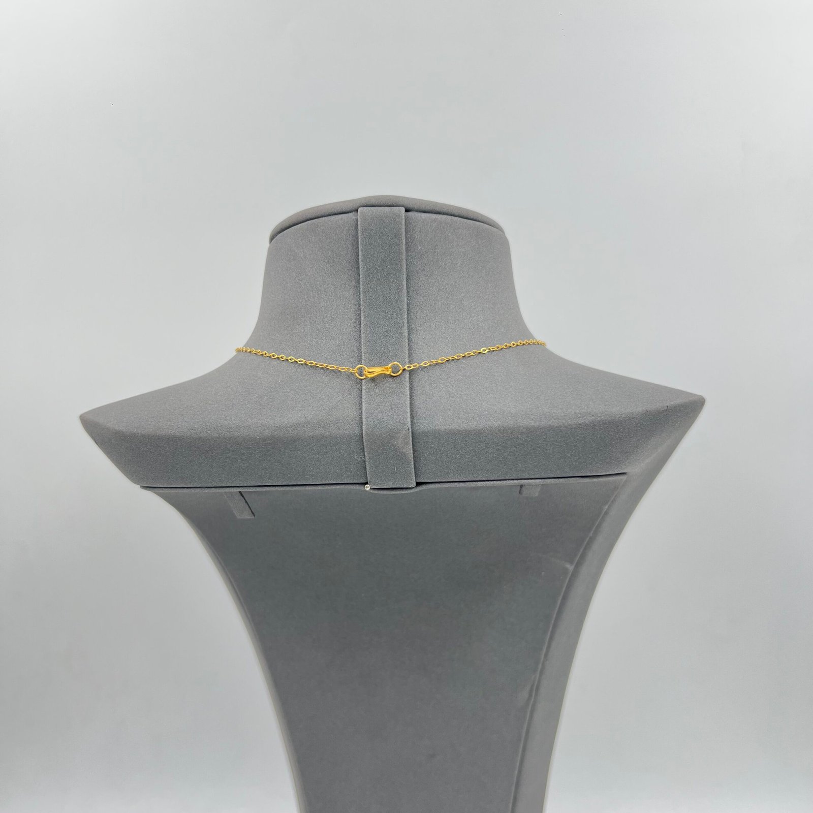 عقد لازوردي