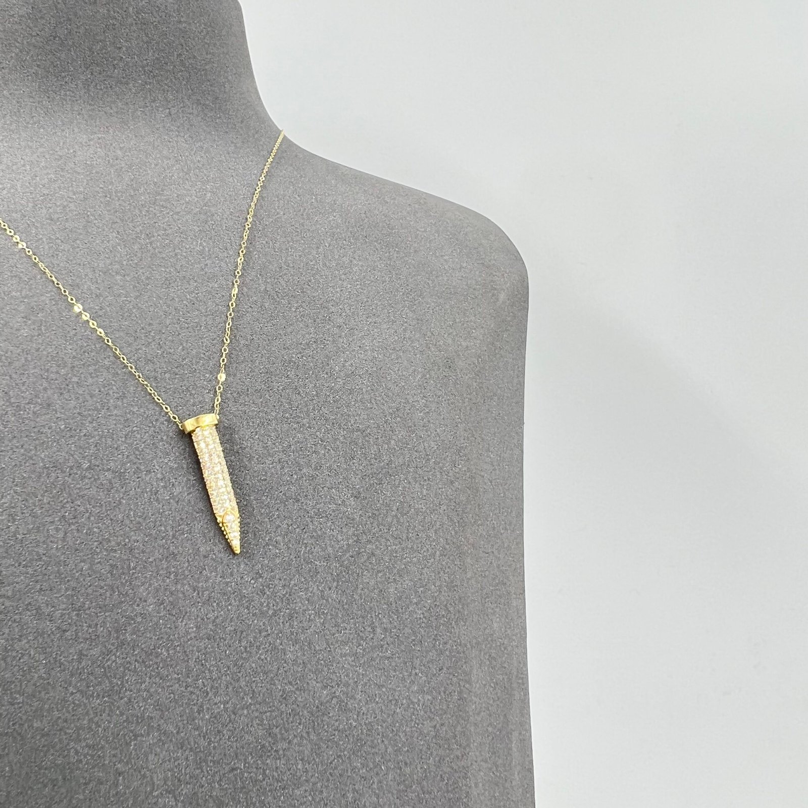 عقد كارتير ( مسمار )