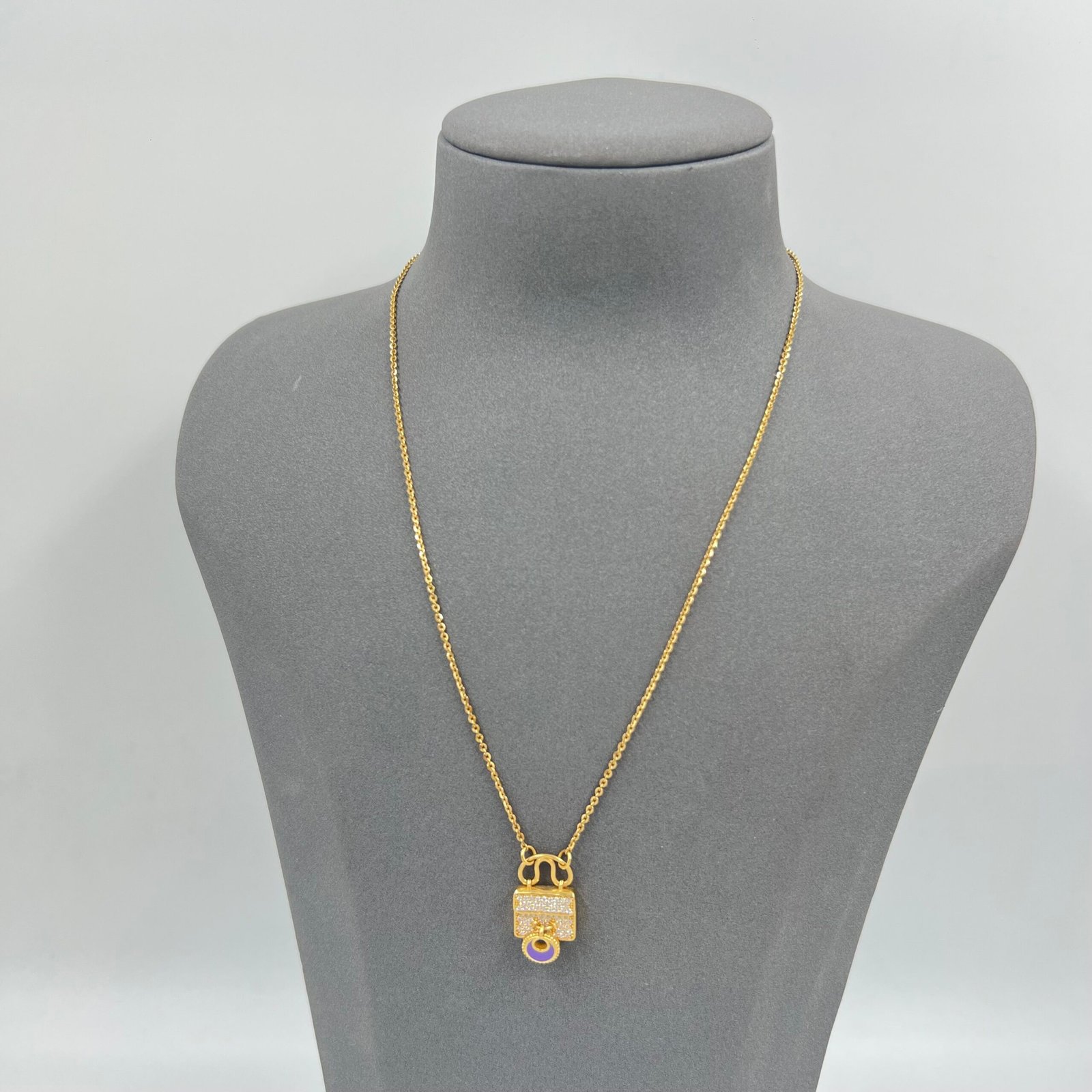 عقد الحقيبة